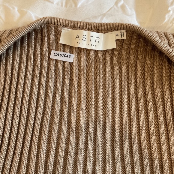 ASTR The Label Cortana Women’s Sweater In Nude - Picture 4 of 5